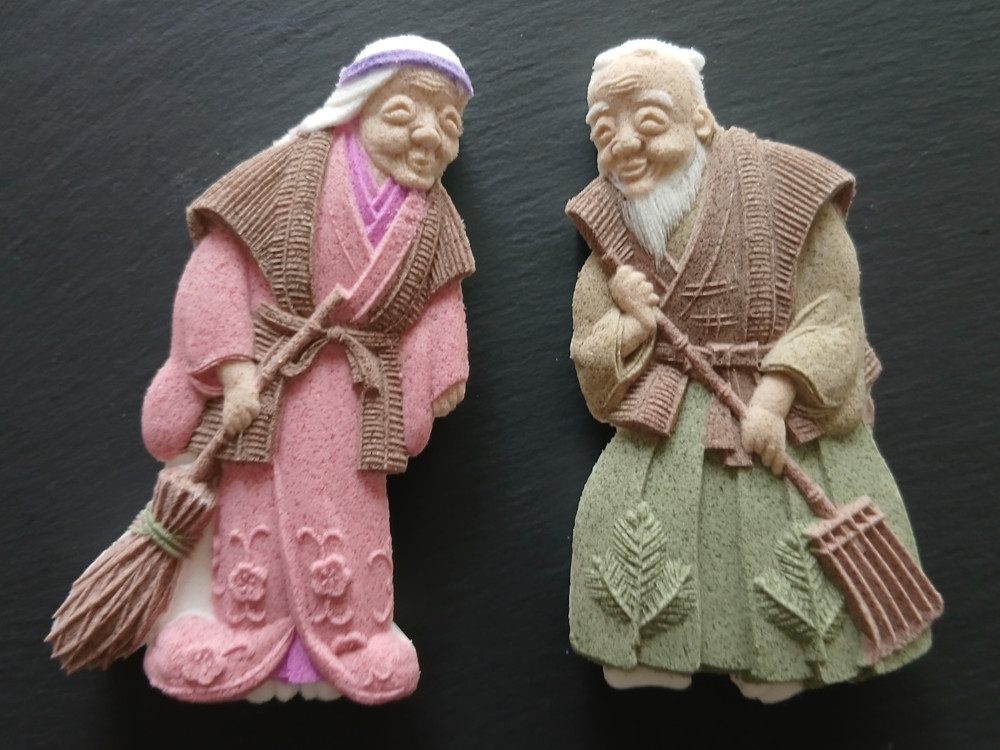 高砂をかたどった縁起の落雁｜尉と姥と相生の松