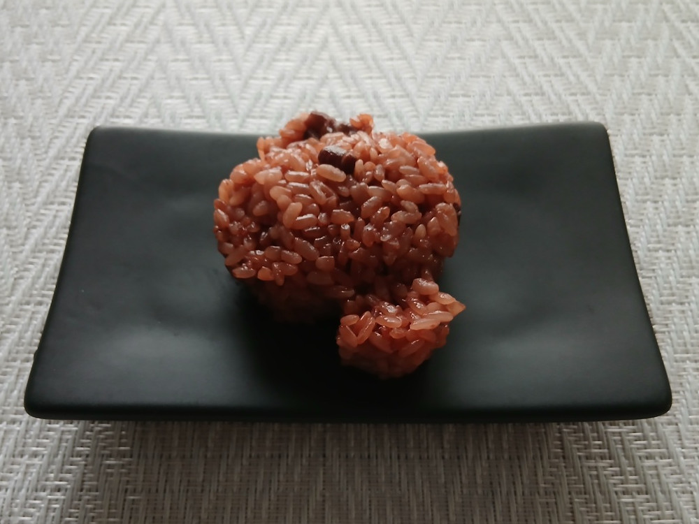 小槌を象った赤飯