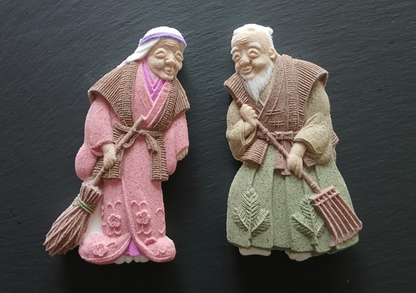 高砂の落雁。夫婦が並ぶ姿の意匠